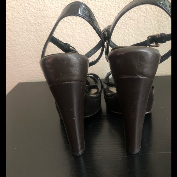 BURBERRY BLACK PATENT LEATHER STRAPPY Platform sandals - Picture 7 of 12